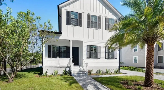 2 Steps to Ice Plant Downtown St Aug Beach Club, Забронировать Дом для отпуска Коттеджи Сент-Огастин, рядом с Cathedral Basilica of St. Augustine, Коттедж