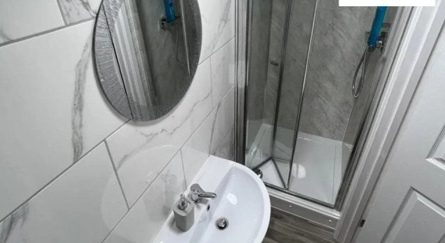 Апартаменты 4 Bedroom 3 Bath House By Passionfruitproperties Opposite Coventry City Centre With Free Wi-fi & Garden