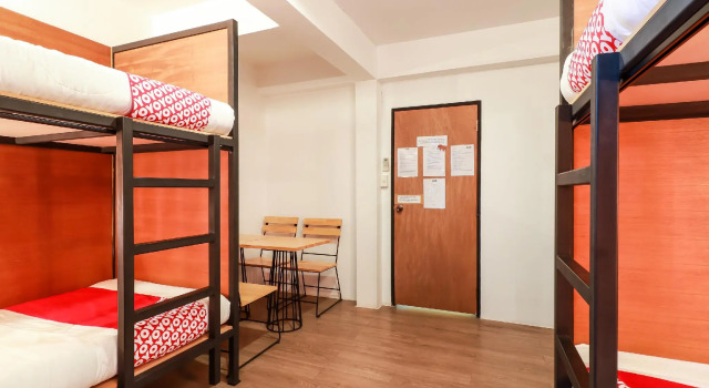 Кровать в общем номере OYO 489 Yak Hostel