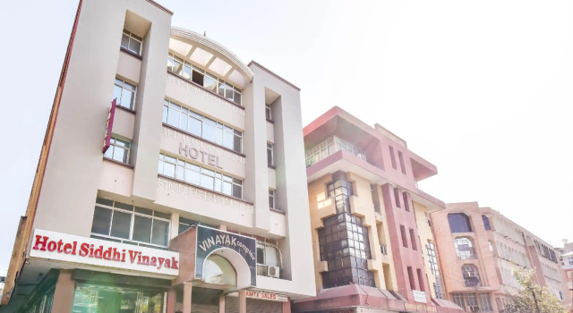 Hotel Siddhi Vinayak, Забронировать Отель Бани-Парк 