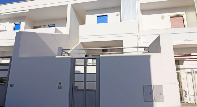 House Holidays "azzurra" to Torre Dell' Orso, Book Feriehus Melendugno Salento
