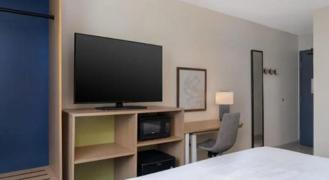 Студия Spark by Hilton Carlisle South