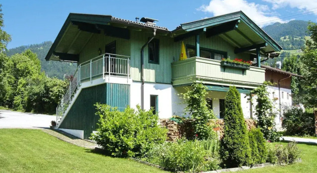 Коттедж с балконом Chalet in Mühltal near Kitzbühel Ski Slopes