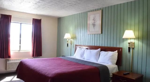 Номер Standard Budget Inn Ontario