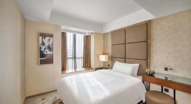 Семейный номер Standard с балконом The L.A.Hotel