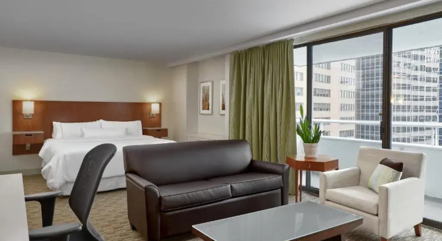 Двухместный полулюкс Executive The Westin Calgary