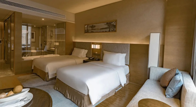 Четырёхместный номер Standard Crowne Plaza Hangzhou Thousand Island Lake by IHG