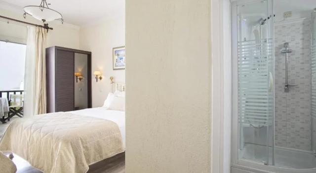 Трёхместный номер Standard с видом на море Contaratos Beach Hotel