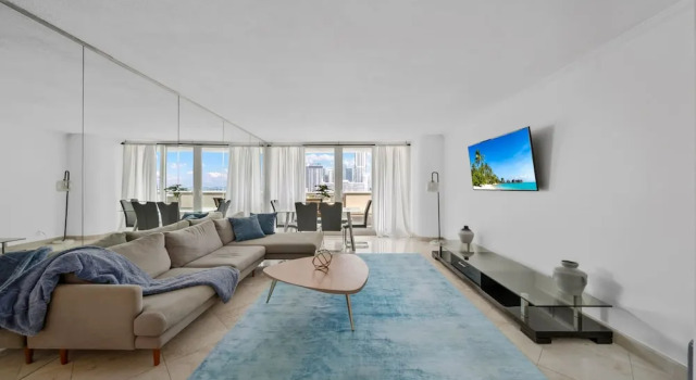 Stunning Balcony Views 3 Bedroom