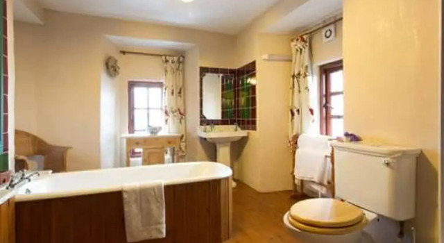 Коттедж The Manor at Plane Castle - Sleeps 8 - Pets Ok