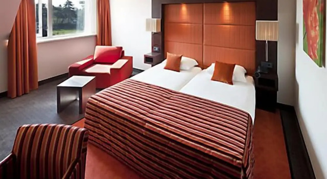 Двухместный номер Comfort с балконом Van der Valk Hotel Hilversum/ De Witte Bergen