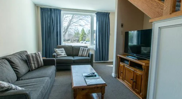 Simcoe Condo 80 At The Georgian Bay Hotel, Collingwood, Canada, Забронировать Отель Отели Коллингвуд с бассейном, Бассейн
