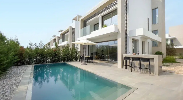 Вилла Azure Amber Villa