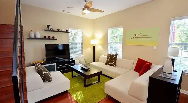 10th Street Home by TurnKey Vacation Rentals, Забронировать Апартаменты/квартира Остин Greater Austin, рядом с Rosewood Park