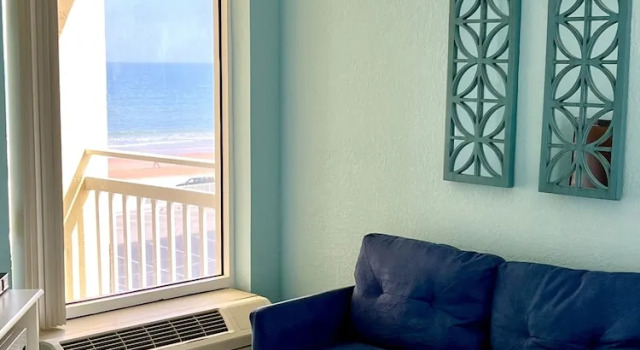 Люкс Beach Blessed - Sea View at Symphony Beach Club