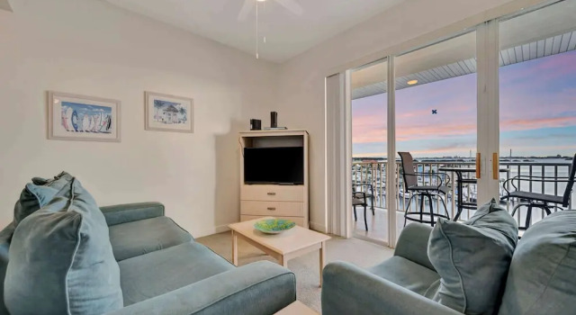 Bayview Sunsets Gym HOT TUB Pool BBQ RUM Bar