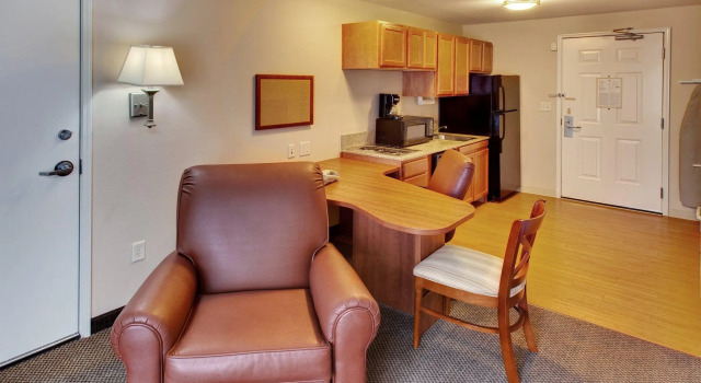 Четырёхместный люкс Candlewood Suites Lincoln by IHG
