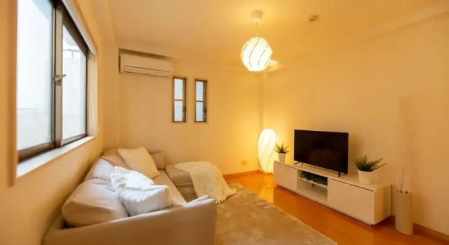Station & White Osaka station 4BR luxury house, Забронировать Дом для отпуска Коттеджи Осаки, рядом с Торговый центр Grand Front Osaka, Коттедж