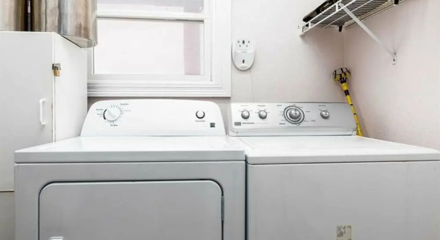 Pink Palace by Meyer Vacation Rentals, Prenota Hotel Hotel a Alabama con piscina, Piscina