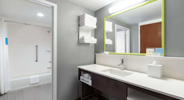 Четырёхместный люкс Hampton Inn Simpsonville