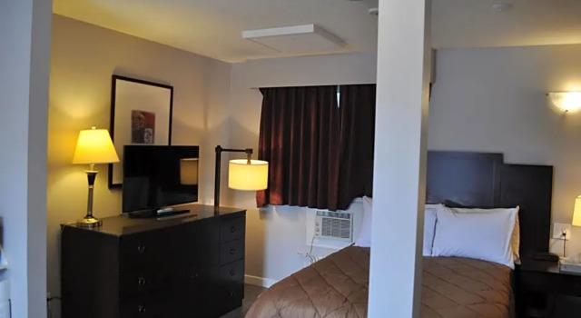 Номер Deluxe Travelodge by Wyndham Langley
