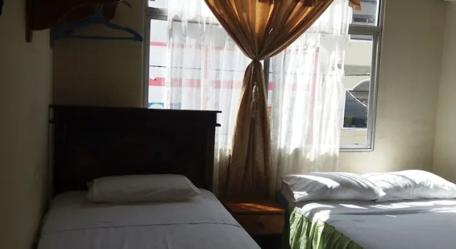 Трёхместный номер Standard c 1 комнатой Hostal Miconia