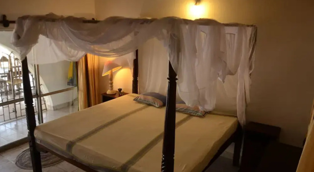 Kirathimo Explorers Oasis Diani - Hostel, Rezervasyon Pansiyon / Hostel Diani Beach 
