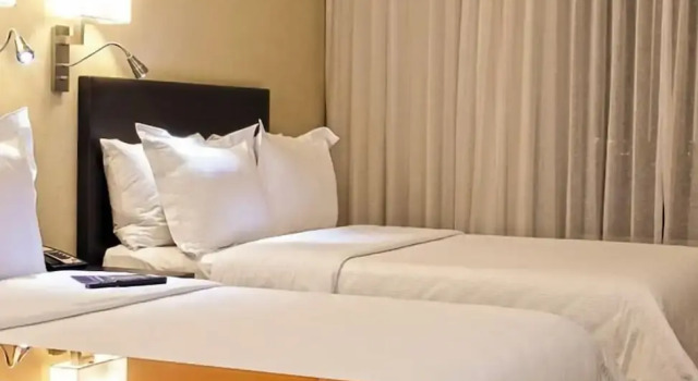 Четырёхместный номер Superior Fiesta Inn Express Perinorte