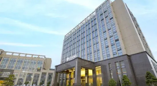 Deyang Golden Carlley Hotel, Rezerwuj Hotel Hotele w Deyang z parkingiem, Parking