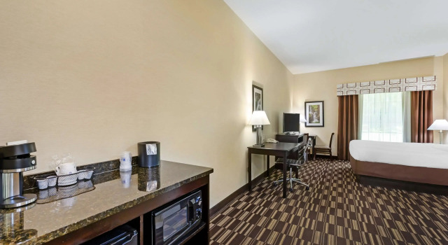 Двухместный номер Standard Best Western PLUS Victor Inn & Suites