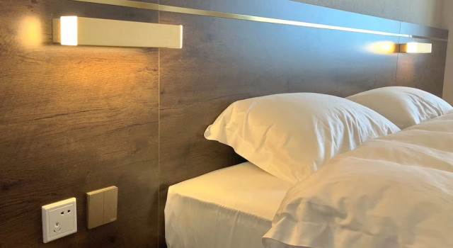 MJ-ULAND Hotel Beijing Airport, Rezerwuj Hotel Hotele 4-gwiazdkowe w Pekin, 4*