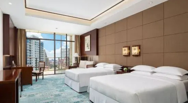 Семейный номер Standard Four Points By Sheraton Danzhou