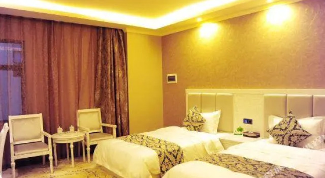Luxi Yunjia Theme Hotel, Rezerwuj Hotel Hotele w Luxi z parkingiem, Parking