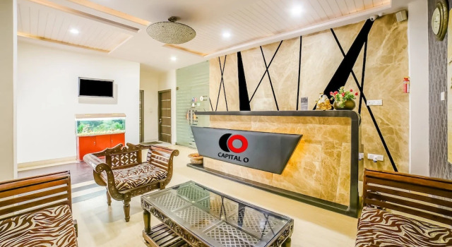 Capital O 38526 Hotel Epic