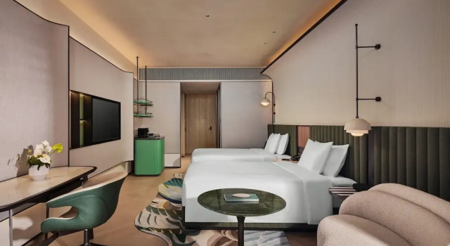 Четырёхместный номер Standard с балконом Hotel Indigo Shanghai Harbour City by IHG