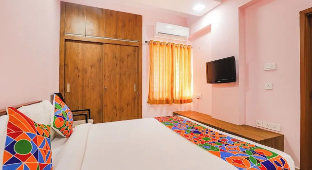 Номер Standard FabHotel Hathvik Park