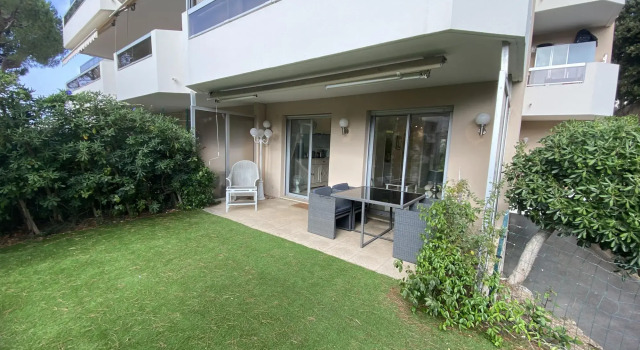 Modern and light studio apartment in prestgious area of Cannes. Small garden and pool. - 743, Забронировать Апартаменты/квартира Апартаменты Канн, рядом с Церковь Нотр-Дам-д'Эсперанс, Апартаменты/квартира