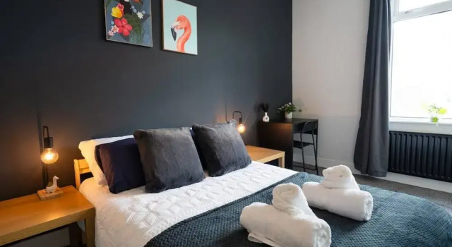 Коттедж Central 2 Bedroom House-parking
