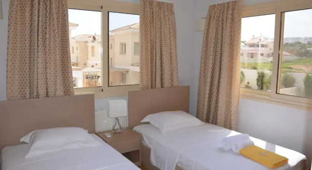 Anthorina Villa 4, Book Villa Hotels in Protaras with Parking, near Neolithic Settlement, Parking