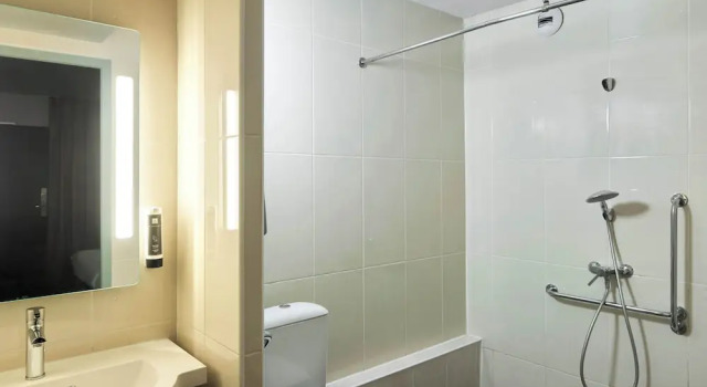 Двухместный номер Accessible B&B HOTEL Bretigny-sur-Orge
