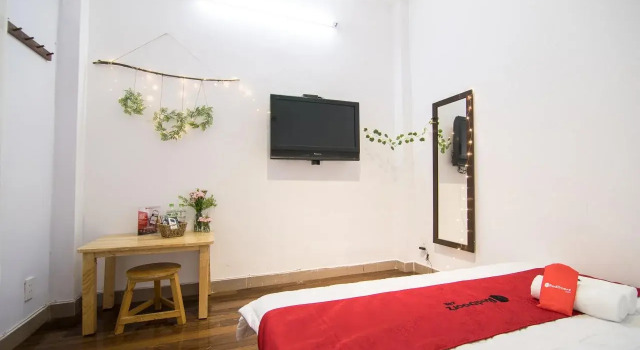 RedDoorz Near Bui Vien Walking Street 2