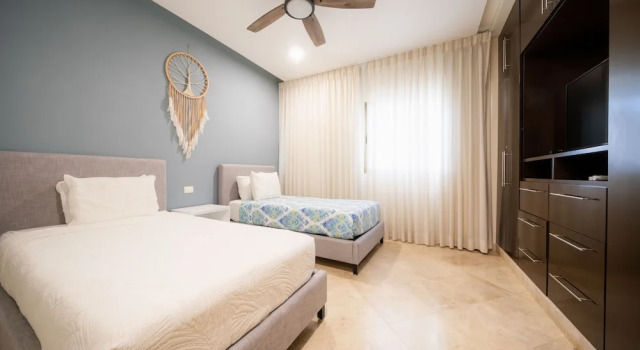 Апартаменты Luxury 2 Bedroom Condo at Haab