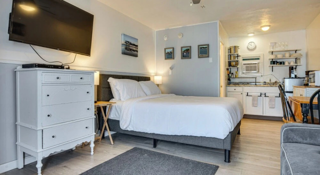 Oceanfront Studio on Oob, Steps From Downtown!, Buchen Sie Ferienwohnung Old Orchard Beach 