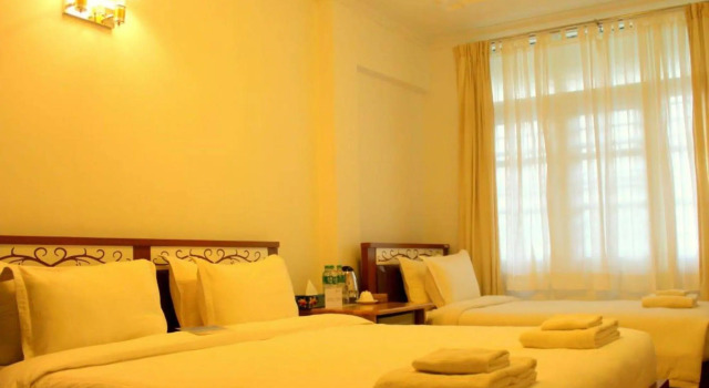 Shennoon's House, Book Hotel Hlaing Township 
