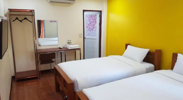 ZONE STATIONSโซนสเตชั่นthatphanom, Varaa Hotelli Hotellit North-Eastern Thailand pysäköinnillä, Pysäköinti