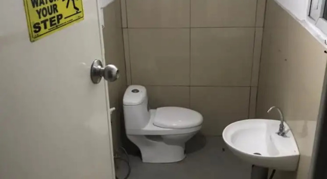 Кровать в общем номере с 6 комнатами OYO 742 Blythe 888 De Jardin Transient House