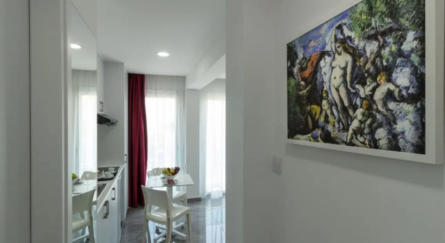 Grand Studio Art & Wine Boutique Hotel