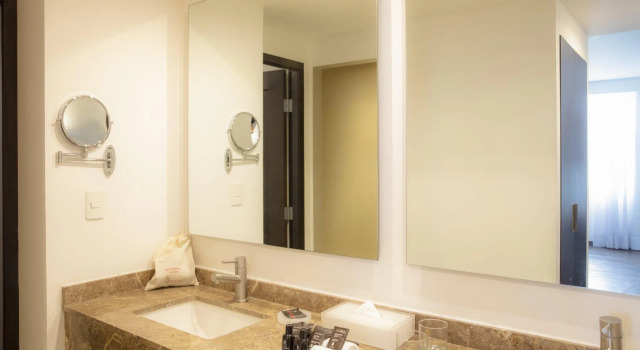 Полулюкс Fiesta Inn Insurgentes Sur