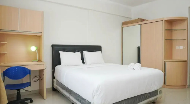 Minimalist Studio Park View Condominium Apartment near Mall