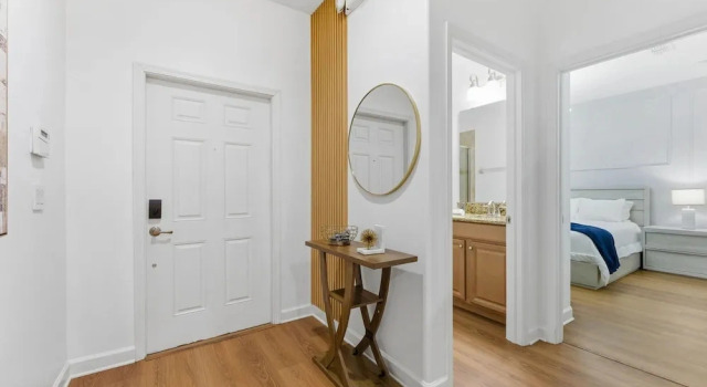 Stylish 4BR Private Pool Themed Rooms Sleeps 13, Varaa Villa Huvilat kohteessa Florida, Villa